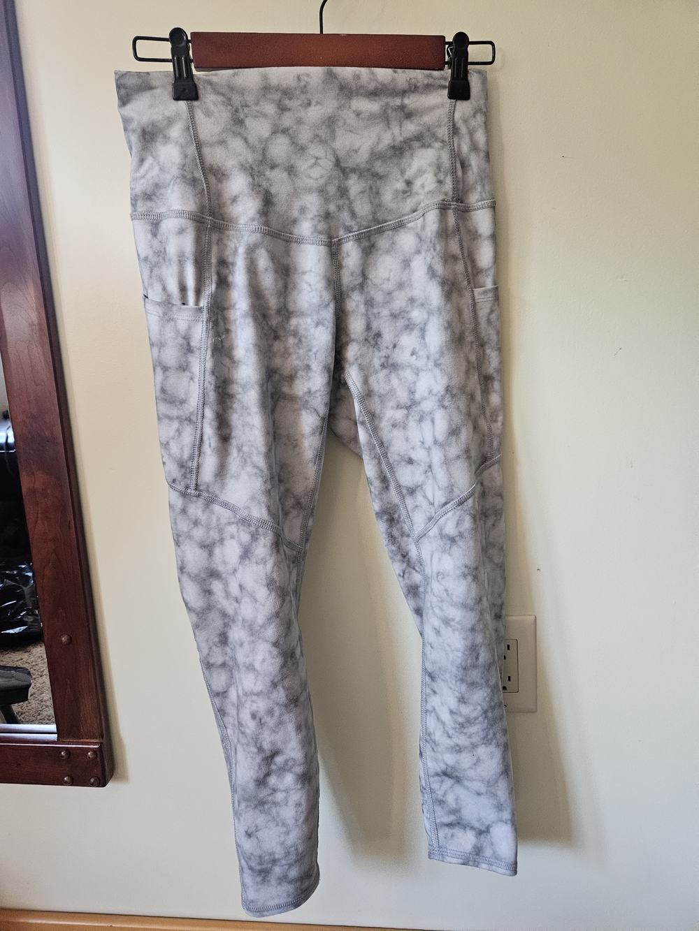 Evolution and Creation Marble Gray Womens Fleece LinedLeggings with Side Pockets